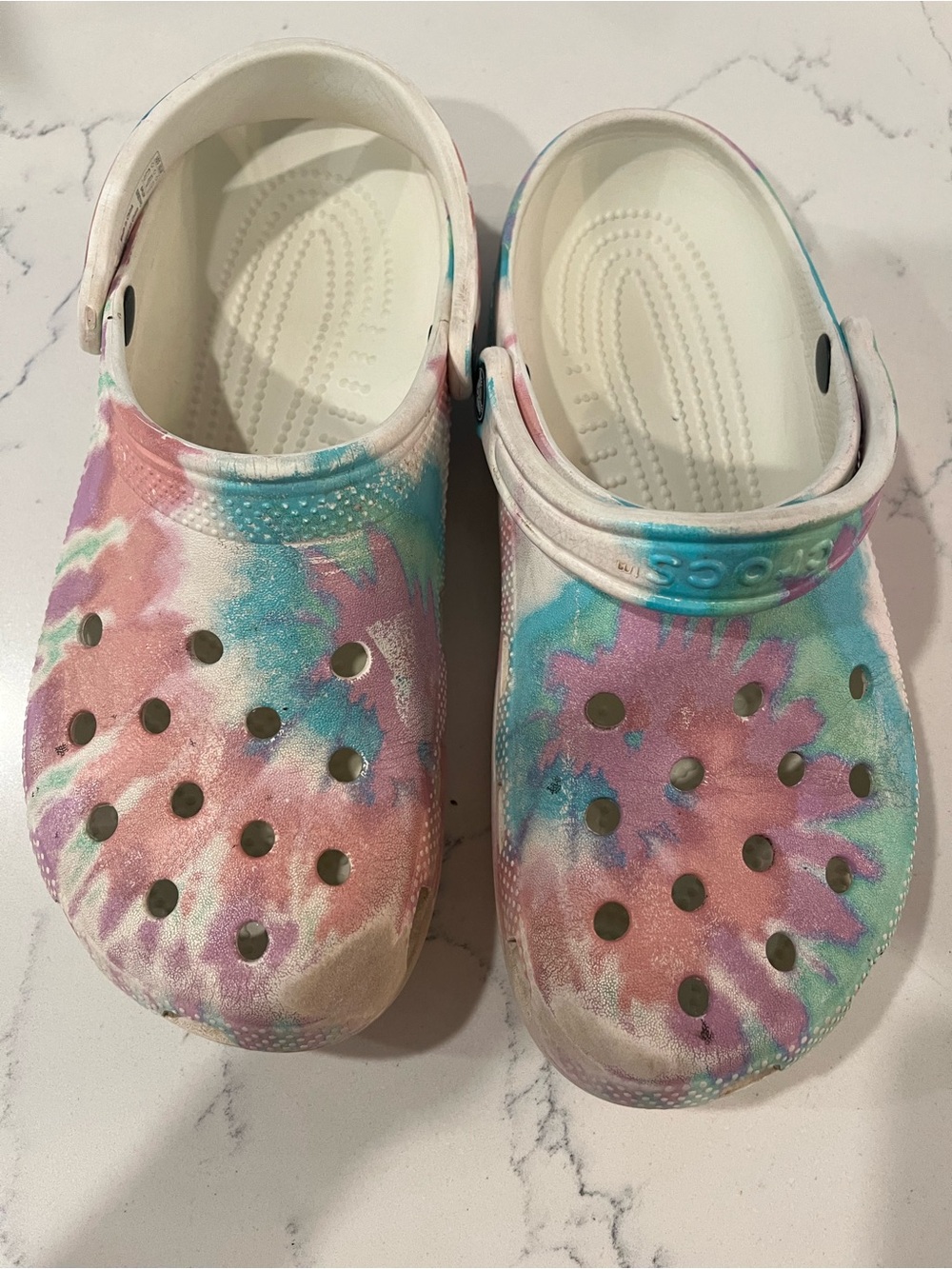 CROCS Men’s Tie-Dye Clog Sandals - Pink, Blue, Purple & White. Men’s 7 Women’s 9
